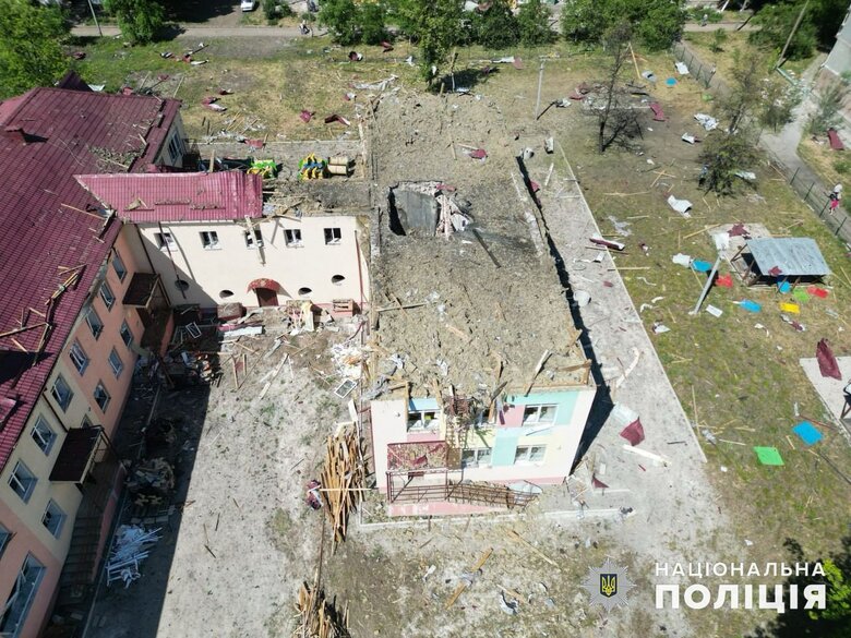 Окупанти вдарили по Мирнограду на Донеччині, є поранені