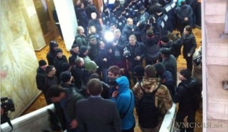 Одесский облсовет проголосовал за единство с Украиной - и отбил штурм 700 российских боевиков. ФОТОрепортаж+ВИДЕО