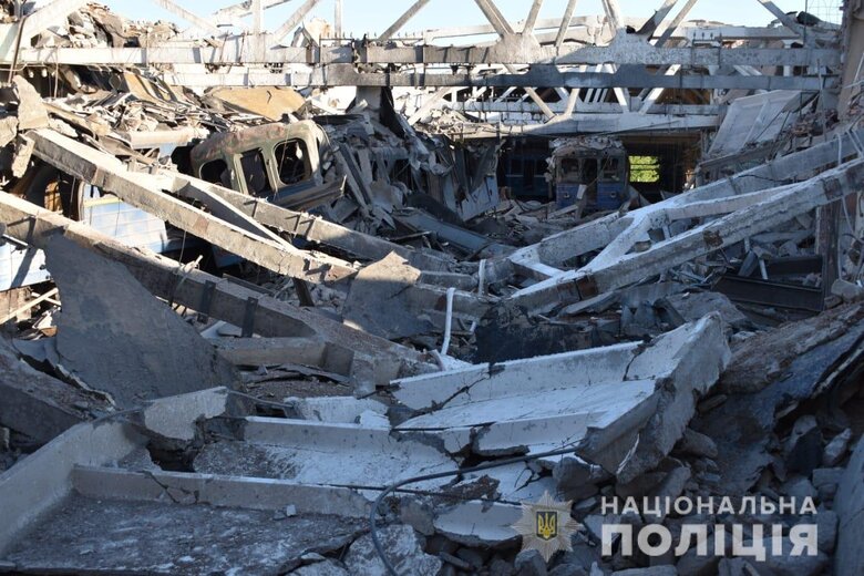 Последствия вражеского ракетного удара по депо харьковского метрополитена 02