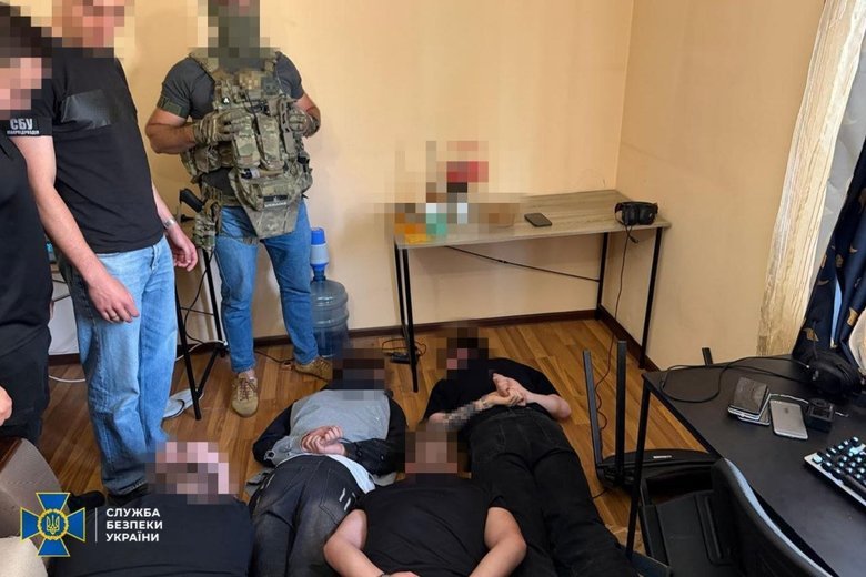СБУ і Нацполіція на Львівщині викрили шахрайський кол-центр