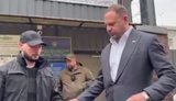 Хто забирав Єрмака із СІЗО? Журналісти встановили особи охоронців
