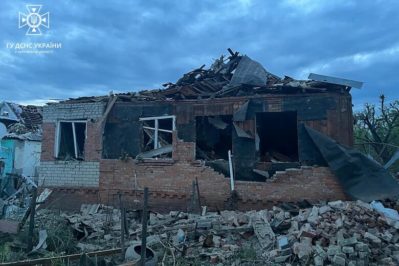 Наслідки ракетного обстрілу Куп’янська 9 травня, - ДСНС 02