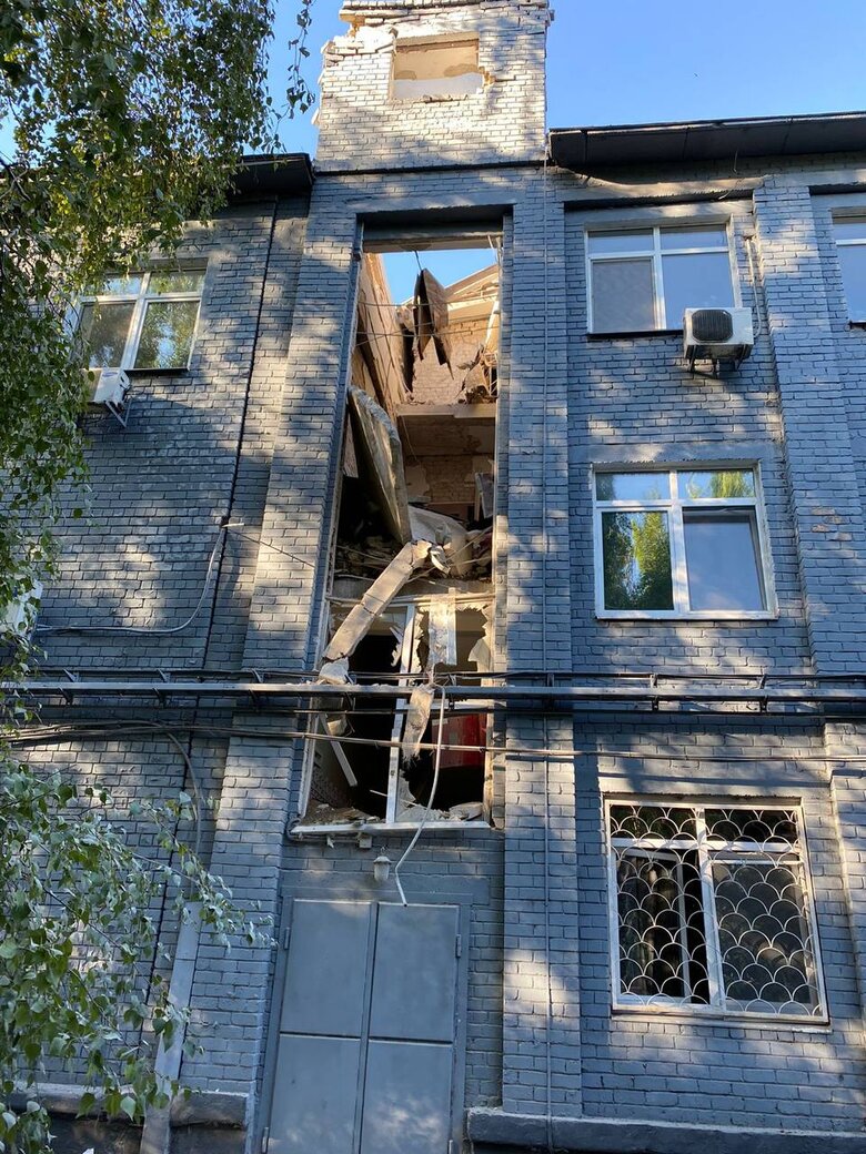 Наслідки обстрілу Нікополя російськими окупантами 02