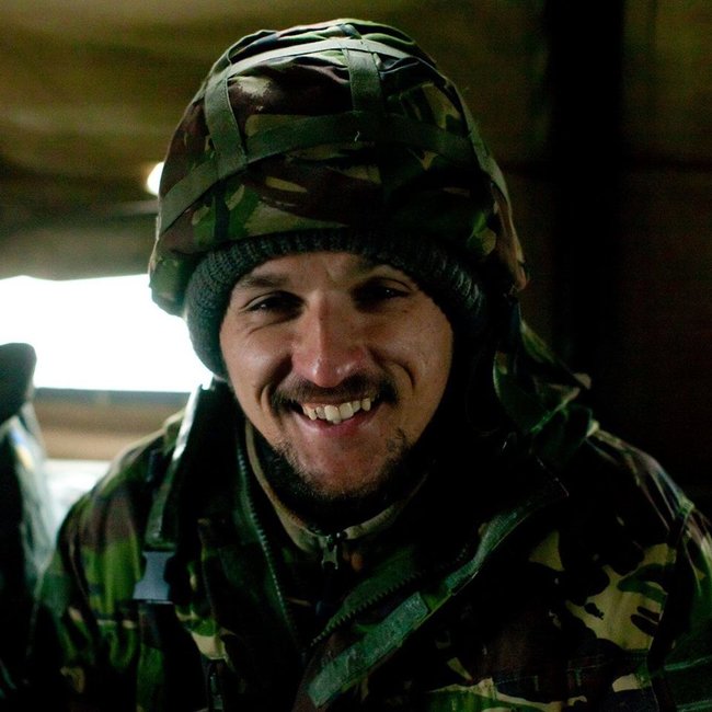 Сепари вдень вирішили нас покарати, зібравшись під вечір штурмувати вишку. Але вата класична у своїх вчинках, та й покарало зовсім не виросло, - Максим Грищук, спогади про донецький аеропорт 01