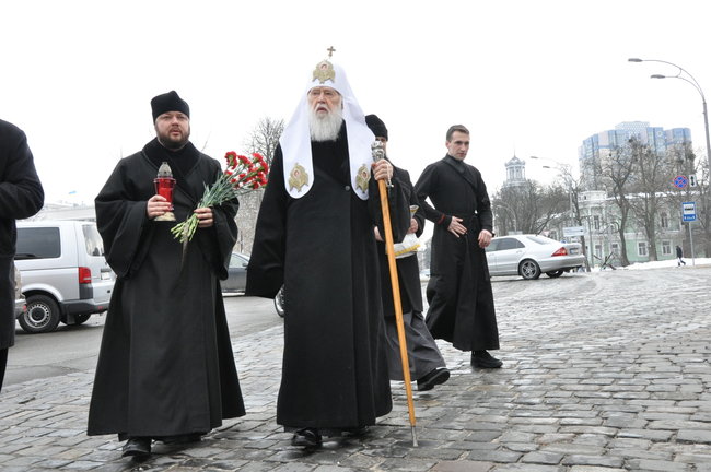 У Києві відслужили панахиду за Героями Небесної Сотні 05