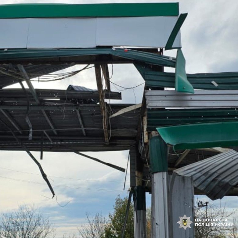 Росіяни вдарили по АЗС у Харківській області, троє поранених