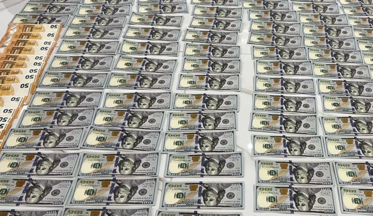 Від $10 до 15 тисяч за нелегальний виїзд за кордон: у Києві судитимуть членів організованої групи. ФОТОрепортаж