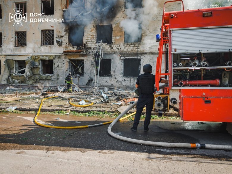 Russia attacked Kramatorsk: buildings damaged, casualties reported