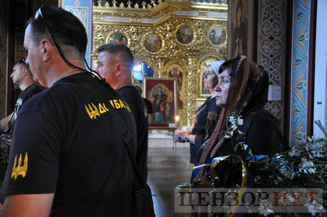 Із воїном Донбасу Андрієм Івановим, який стріляв по Беркуту 20 лютого на Майдані, попрощалися в Києві 13