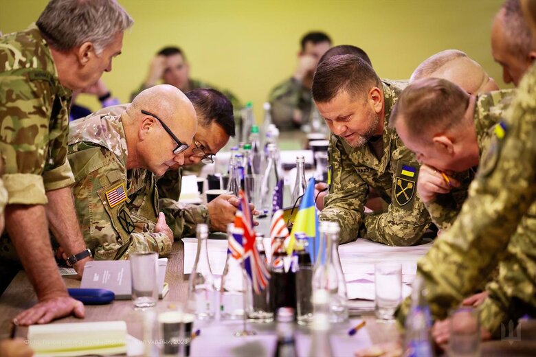 Talked about plans of AFU, - Zaluzhnyi held extended meeting with American and British allies 04 Talked about plans of AFU, - Zaluzhnyi held extended meeting with American and British allies 04
