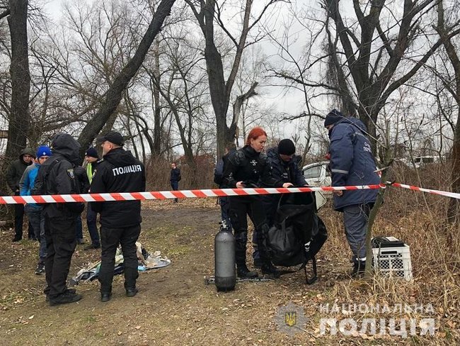 Голову чоловіка в пакеті виловили з Дніпра на Оболоні 02