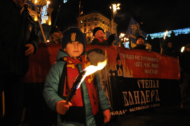 День народження Бандери в Києві відзначили смолоскипною ходою 11