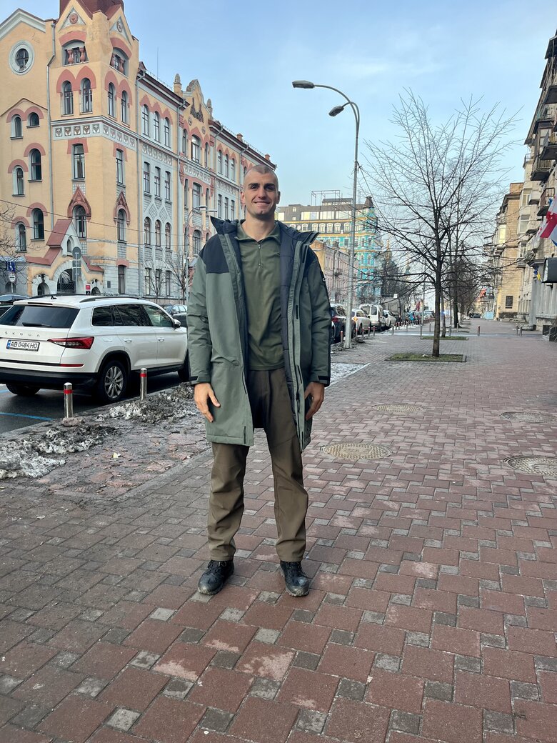 Oleh Pryimachov, thai-boxing champion and soldier: I can go longer distance in body armor and equipment, but I don’t have halo of protection either. Everyone is mortal. And this is war. 01