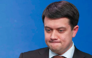 Отставка Разумкова: мнения депутатов из разных лагерей