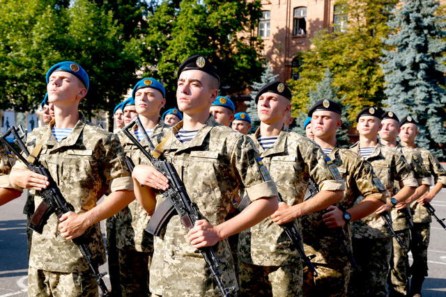 Першокурсники Одеської військової академії склали присягу 06