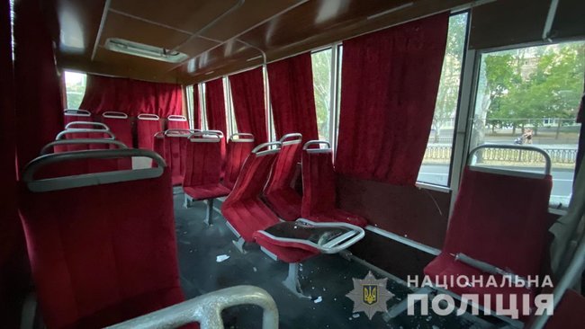 У Миколаєві маршрутка врізалася в дерево, 9 осіб госпіталізовано, - Нацполіція 03