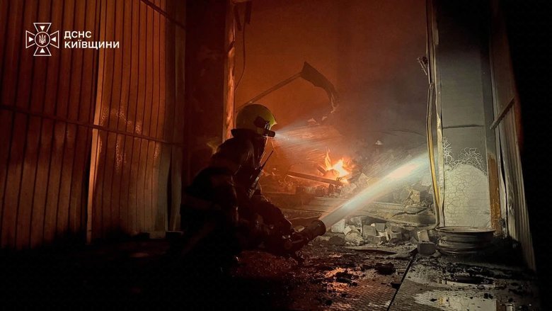 ліквідація пожеж на склад у Бучанському районі