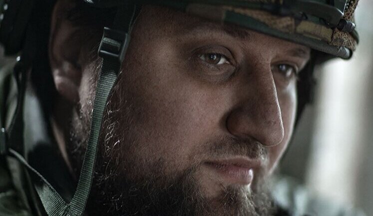Неодноразовий учасник шоу "Зважені та щасливі", хокеїст, а тепер аеророзвідник Микола Ворошнов: "За вісім років путін підготував людей, які зламають йому хребет"