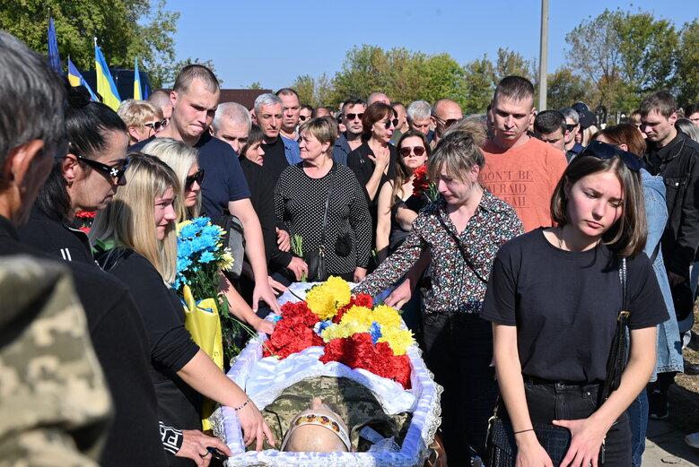 Із загиблим воїном штурмової роти 59-ї бригади Володимиром Іщенком попрощалися у Києві 07