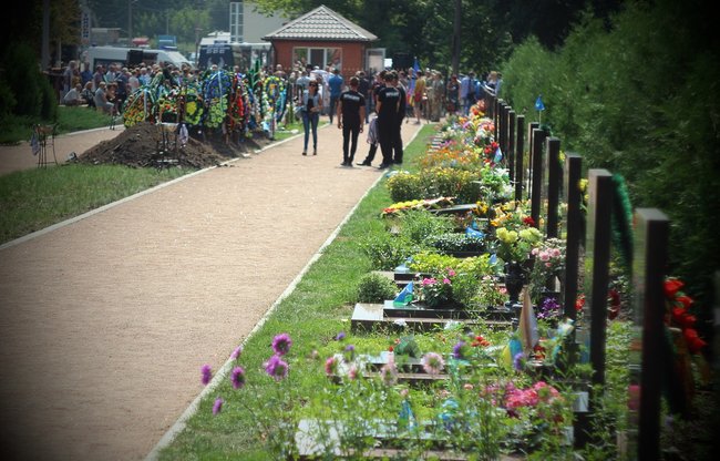 С воином 28-й ОМБр Михаилом Яровым простились в Кропивницком 09 С воином 28-й ОМБр Михаилом Яровым простились в Кропивницком 09
