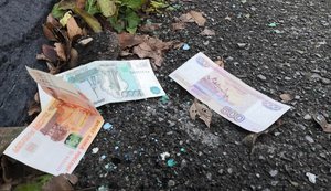 Рубль стає сміттям: Банки Білорусі, Казахстану та Киргизстану вимагають до 20% за внесення російської готівки