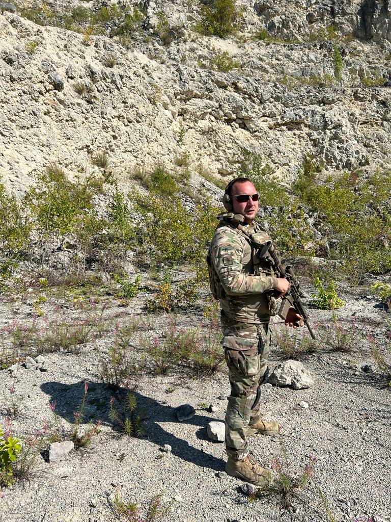 Військовослужбовець Михайло Макарук: У нас держава тільки розказує, як треба прикривати російський бізнес в Україні. Але не займається цим 05