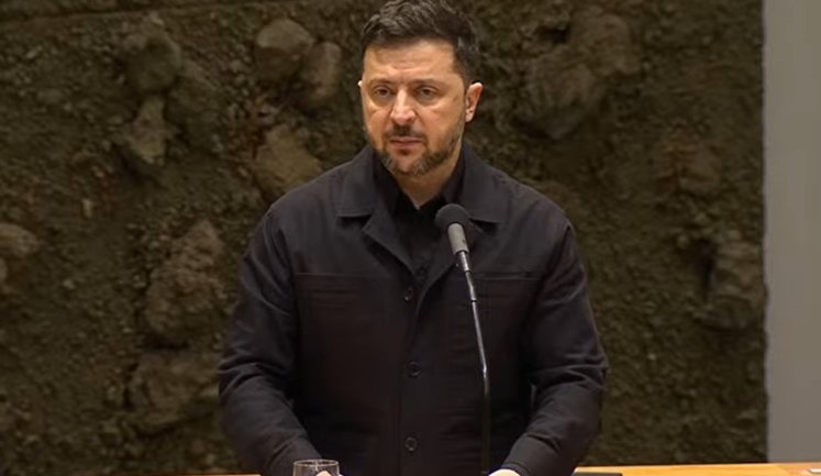 РФ ежемесячно теряет убитыми около 30 тыс. военных, - Зеленский