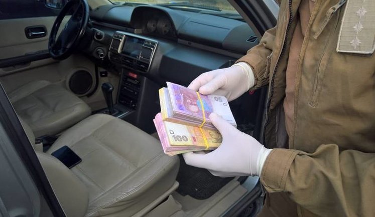 Чиновник тилового забезпечення вимагав 46 тисяч гривень "відкату" за поставку продовольства військовим, - прес-центр ООС. ФОТОрепортаж