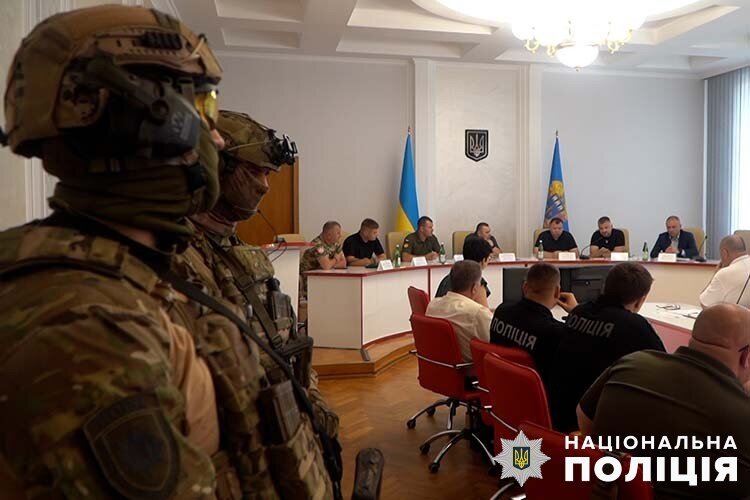 Слідчі поліції Тернопільщини оголосили працівникам одного із районних ТЦК та СП підозри у вчиненні злочинів у складі організованої злочинної групи