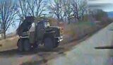 украинский дрон атакует вражеский град