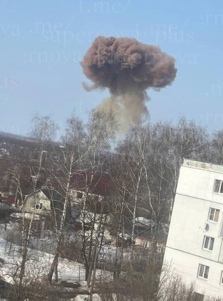 Взрывы прогремели в российской Туле: над городом столб дыма