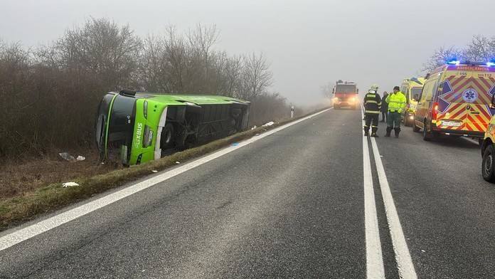 У Словаччині перекинувся автобус з України з 53 пасажирами 01