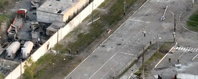 Occupiers are trying to break into Azovstal under cover of shelling, Andriushchenko 01