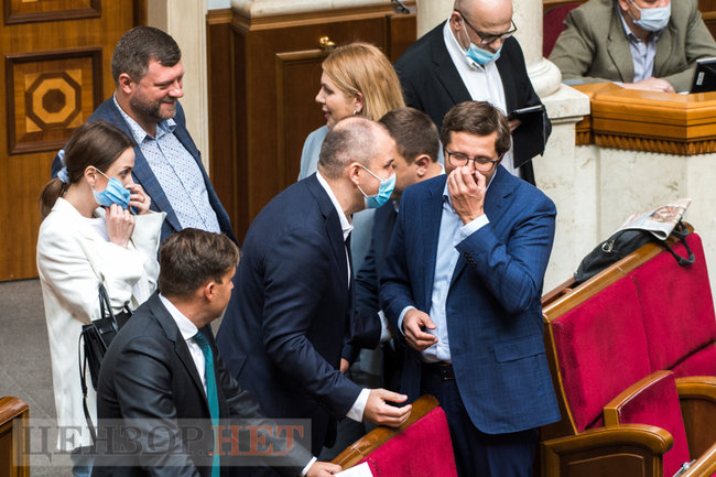 Присяга Аксенова под крики Ганьба!, беседа Власенко и Шуфрича, сообщение Шахову: Сергуня камасутру забрать? Или будешь изучать?, - работа ВР 19 мая 14