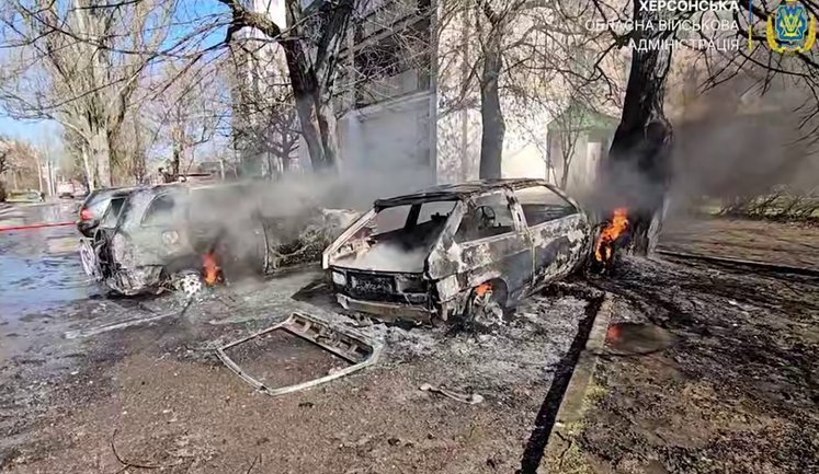 Одна людина загинула і четверо поранені внаслідок російських обстрілів Херсону. ВIДЕО