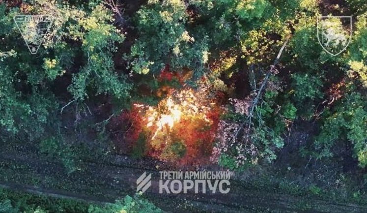 "Осіннє полювання" на окупантів та їхню техніку: Сили оборони знищили танк, мотоцикли, склад і БпЛА. ВIДЕО