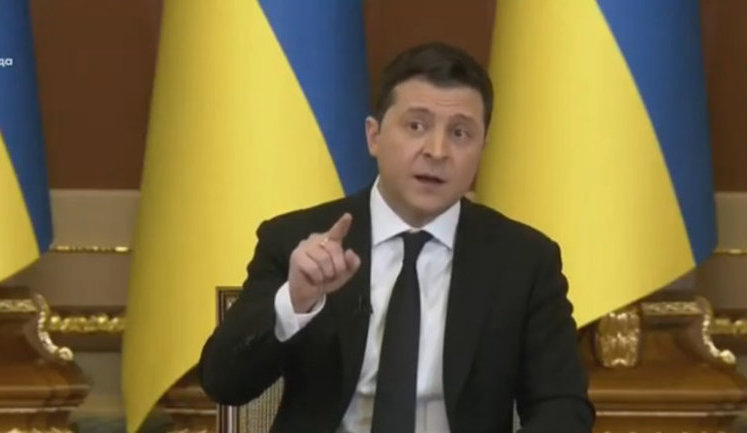 "Главное, чтобы они пустыми улетали, а не вывозили что-нибудь", - Зеленский об улетевших из Украины олигархах и нардепах