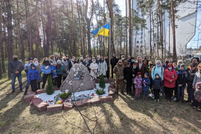 Аллею памяти погибшего на Донбассе нацгвардейца Звинника открыли в Киеве 01