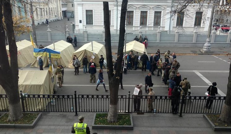 Night in protesters' tent camp was calm. PHOTOS