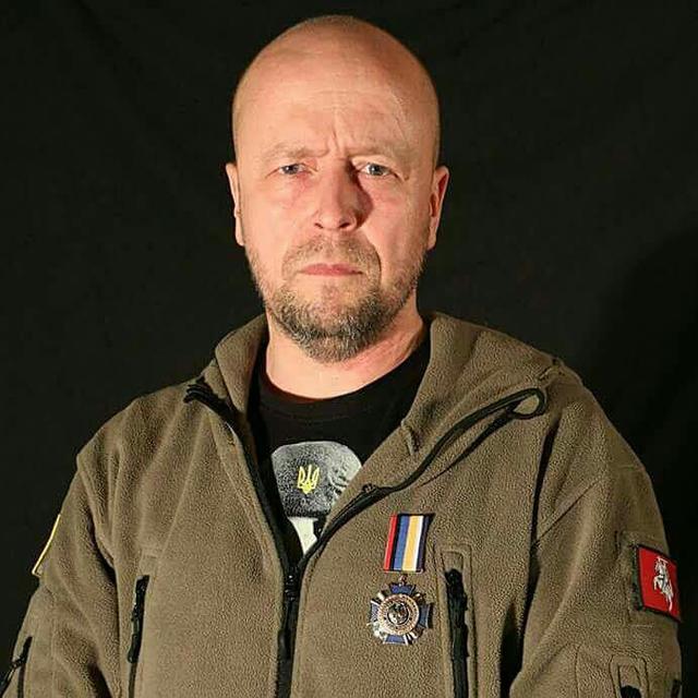 Волонтер із Литви Йонас Охман: Ми допомагаємо Україні не тільки з любові до українців. Таким чином ми захищаємо себе 01