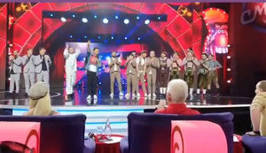 Зеленский начал концерт "Лиги смеха", а потом поцеловал нового ведущего Кошевого. ВИДЕО+ФОТО