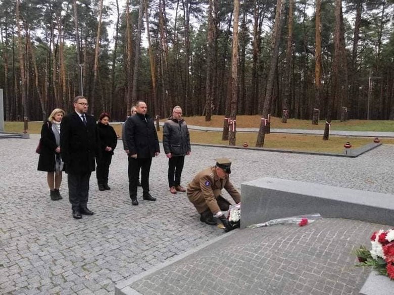 Голова Інституту нацпамяті Польщі Навроцький прибув з візитом до Києва і уникає зустрічі з українськими колегами. Це черговий скандал, - історик Зінченко 01