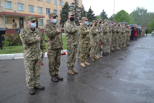 В Кривом Роге открыли мемориал памяти бойцов 17-й танковой бригады и батальона Кривбасс 07