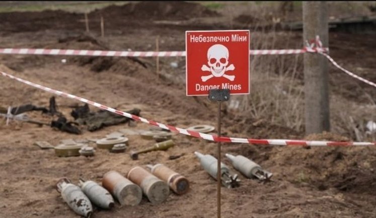 Гуманітарне розмінування: понад 40 тисяч кв. км українських земель повернуто до використання