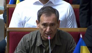 Нардеп Вениславский попросил защитить всех депутатов после инцидента с дверью и депутатом Безуглой: "Это угрожало ее жизни и здоровью". ВИДЕО