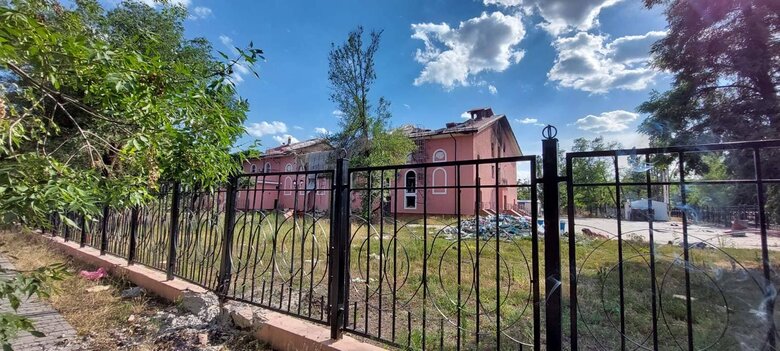 Войска РФ атакуют Лисичанский НПЗ, удерживают его часть. Обстрелы очень плотные, уничтожают дом за домом, - Гайдай 09