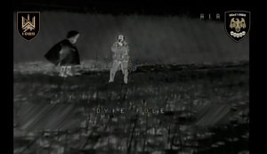 "Оккупанты доставляют топливо для генератора и БК": дроны 1-го полка ликвидировали 2 оккупантов в поле. ВИДЕО