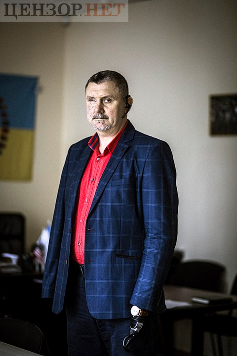 Заступник міністра у справах ветеранів, колишній гранатометник, Олександр Терещенко: Побачив гранату РГД-5 без чеки, яку щойно закинули сєпари. Намагався її викинути, але вона вибухнула 01