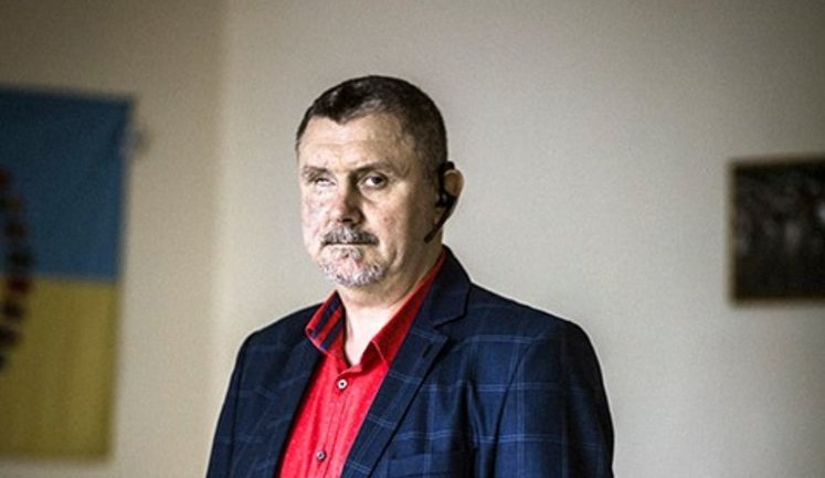 Заступник міністра у справах ветеранів, колишній гранатометник, Олександр Терещенко: "Побачив гранату РГД-5 без чеки, яку щойно закинули сєпари. Намагався її викинути, але вона вибухнула"