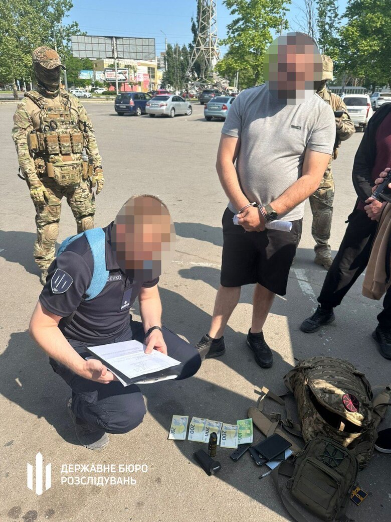 Вимагали з бійця хабар